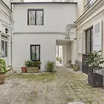 Apartment Saint Germain des prés by Studio prestige
